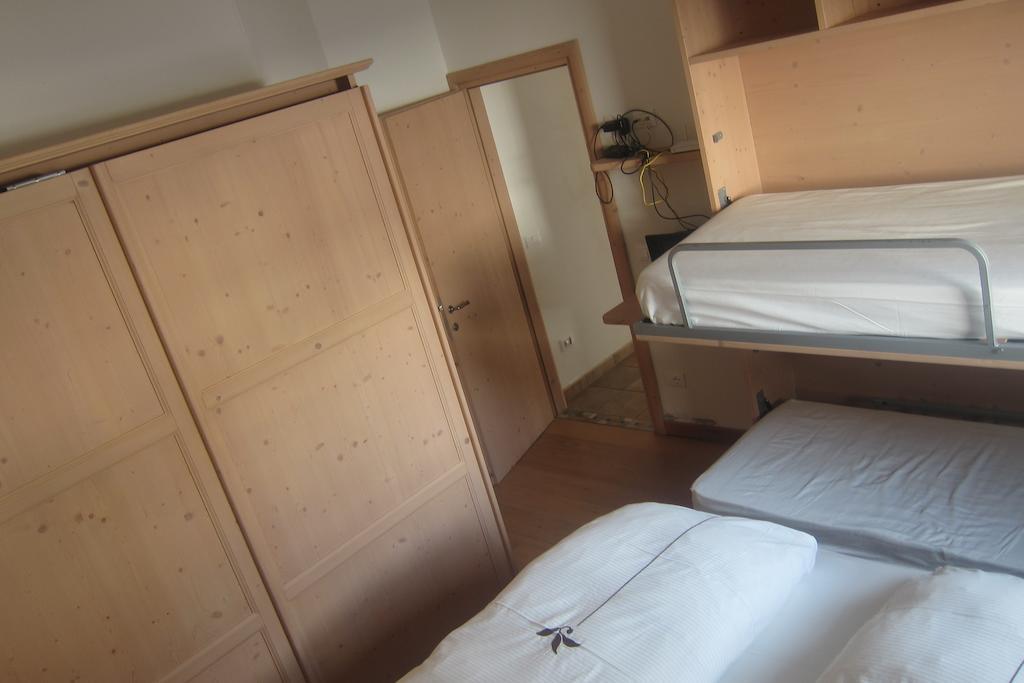 Chalet Rin Da Pemont Livigno Zimmer foto